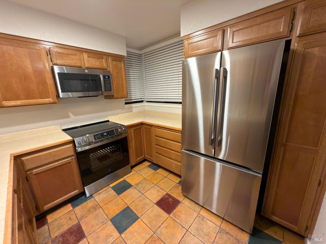 104 Nantucket Ln, Vallejo, CA 94590