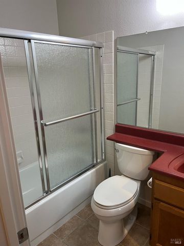 104 Nantucket Ln, Vallejo, CA 94590