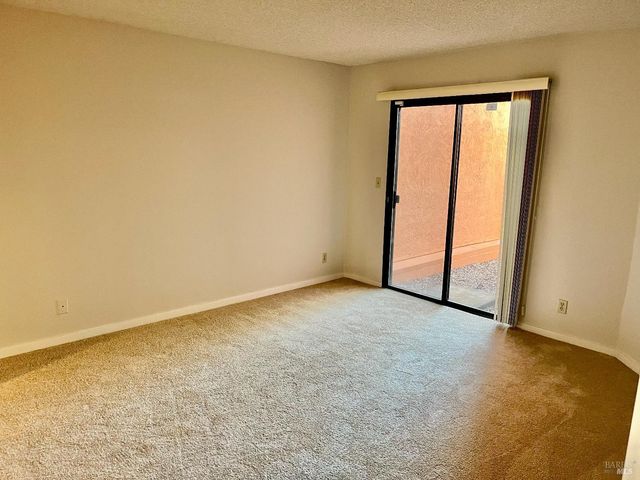 104 Nantucket Ln, Vallejo, CA 94590