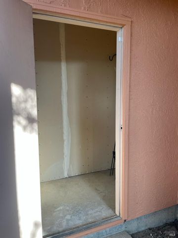 104 Nantucket Ln, Vallejo, CA 94590