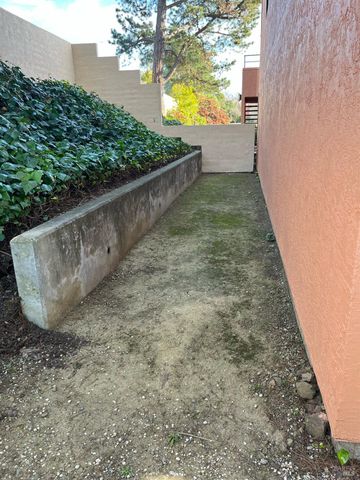 104 Nantucket Ln, Vallejo, CA 94590