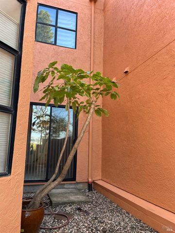 104 Nantucket Ln, Vallejo, CA 94590