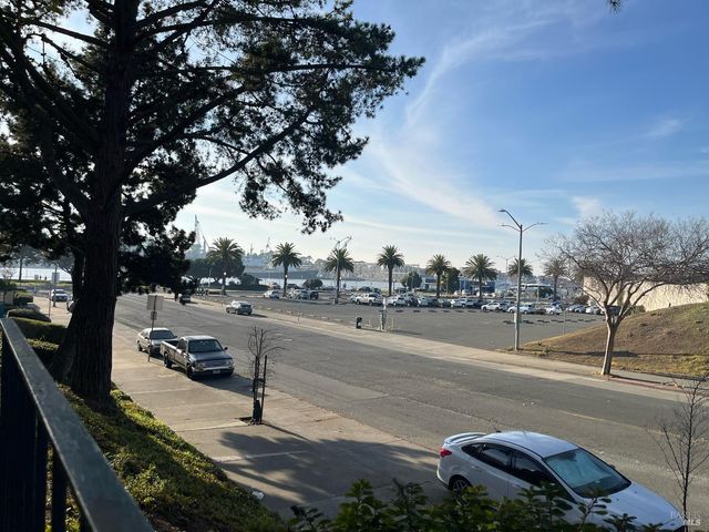 104 Nantucket Ln, Vallejo, CA 94590