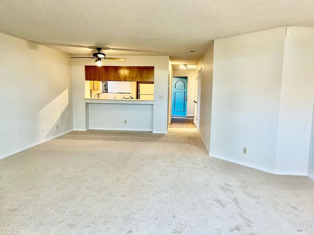 104 Nantucket Ln, Vallejo, CA 94590