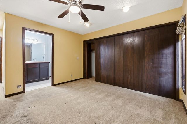 2280 E Medicine Lake Boulevard, Plymouth, MN 55441