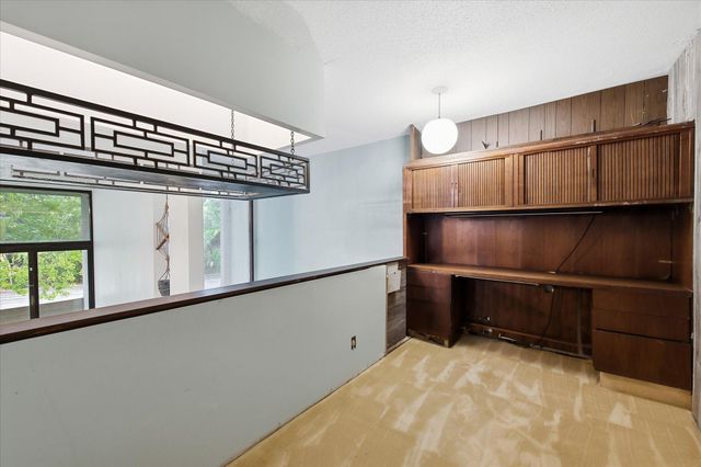 2280 E Medicine Lake Boulevard, Plymouth, MN 55441