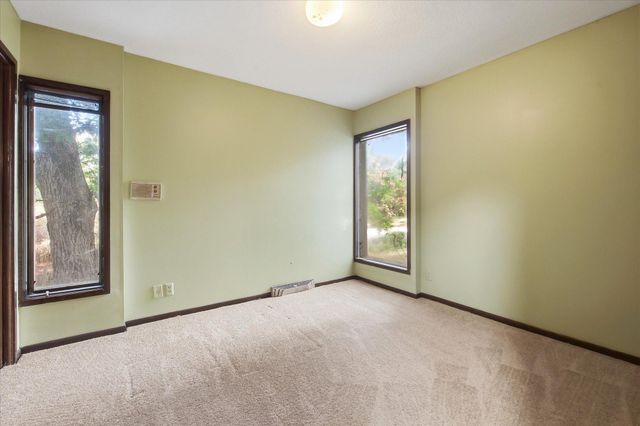 2280 E Medicine Lake Boulevard, Plymouth, MN 55441