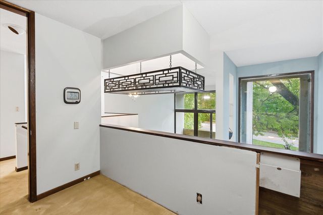 2280 E Medicine Lake Boulevard, Plymouth, MN 55441