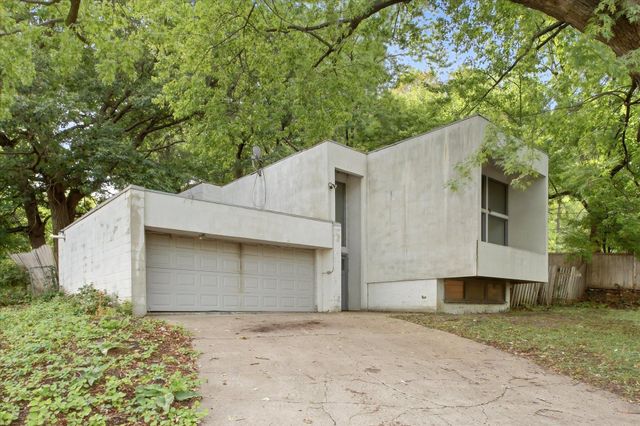 2280 E Medicine Lake Boulevard, Plymouth, MN 55441