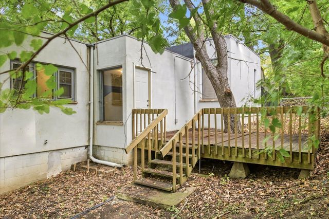 2280 E Medicine Lake Boulevard, Plymouth, MN 55441