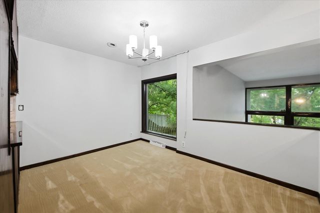 2280 E Medicine Lake Boulevard, Plymouth, MN 55441