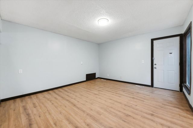 2280 E Medicine Lake Boulevard, Plymouth, MN 55441