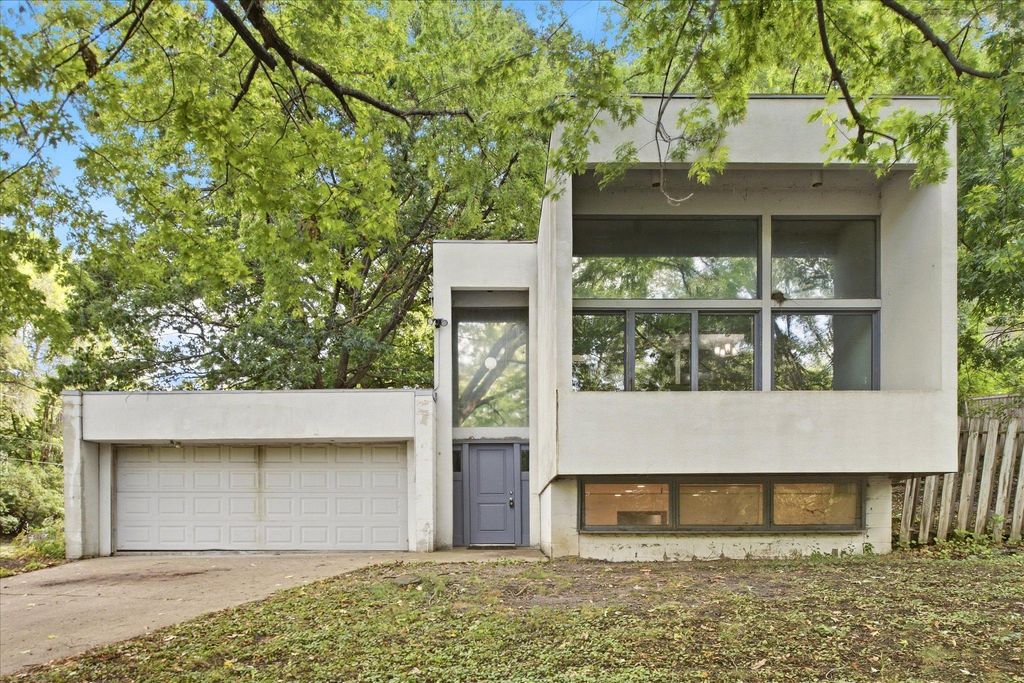 2280 E Medicine Lake Boulevard, Plymouth, MN 55441