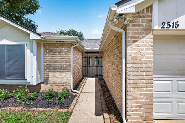 2515 Old Fort Road, Sugar Land, TX 77479