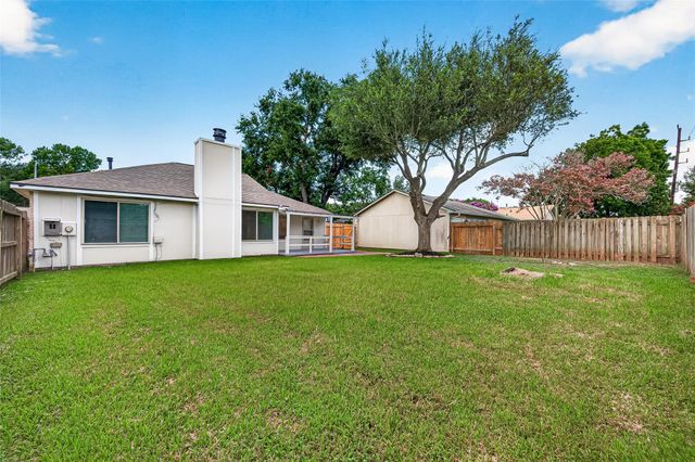 2515 Old Fort Road, Sugar Land, TX 77479
