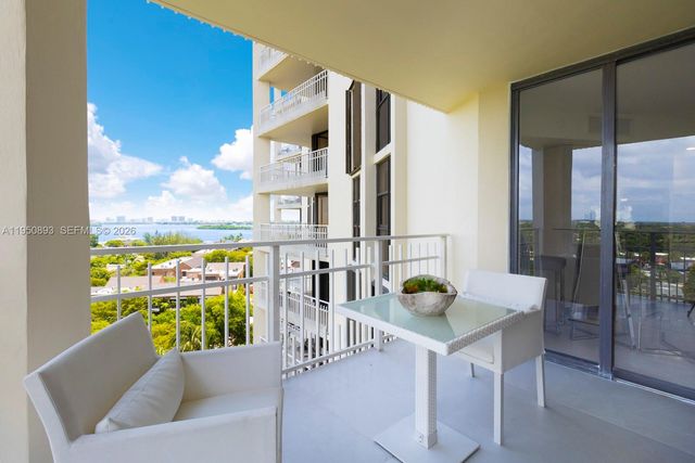 1000 SE Quayside Ter 1205, Miami, FL 33138