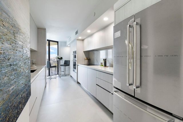 1000 SE Quayside Ter 1205, Miami, FL 33138