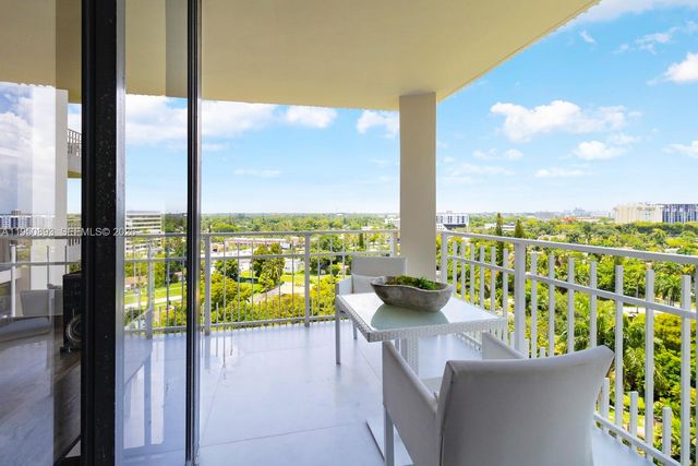 1000 SE Quayside Ter 1205, Miami, FL 33138