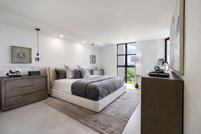 1000 SE Quayside Ter 1205, Miami, FL 33138