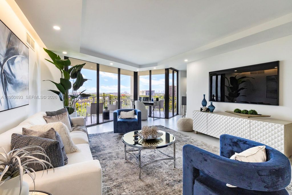 1000 SE Quayside Ter 1205, Miami, FL 33138