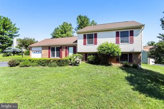 1803 E BEECH RD, Sterling, VA 20164