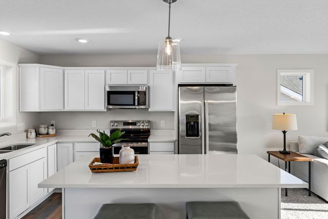 2009 Goldenray Drive, Faribault, MN 55021