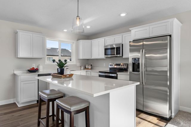 2009 Goldenray Drive, Faribault, MN 55021