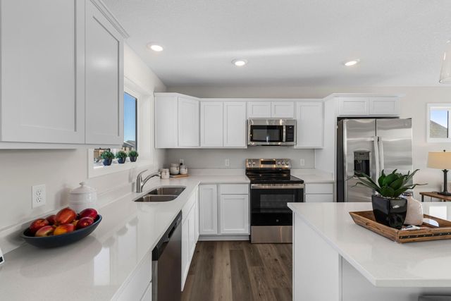 2009 Goldenray Drive, Faribault, MN 55021