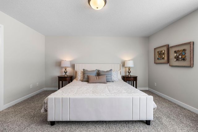 2009 Goldenray Drive, Faribault, MN 55021