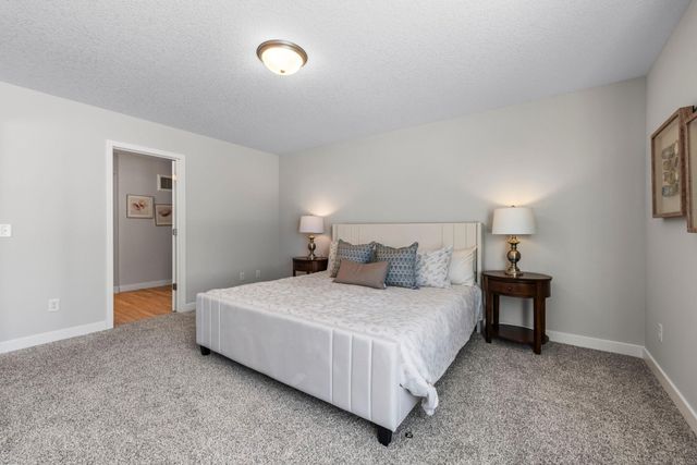 2009 Goldenray Drive, Faribault, MN 55021