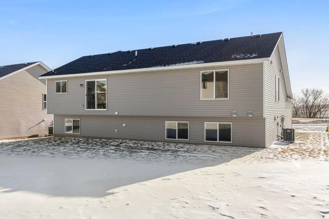 2009 Goldenray Drive, Faribault, MN 55021