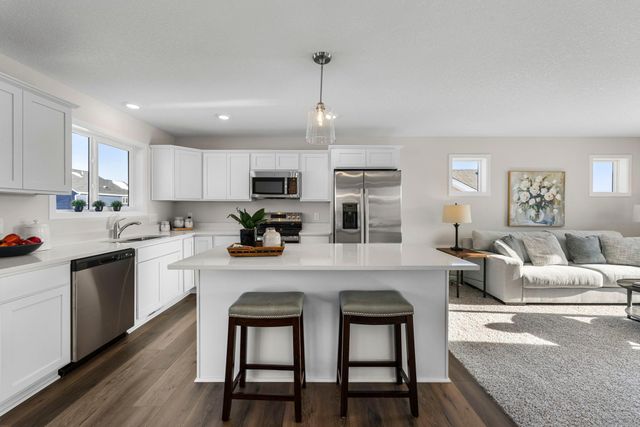 2009 Goldenray Drive, Faribault, MN 55021