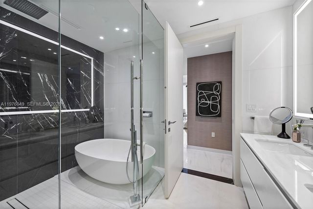 300 Biscayne Blvd Way 1605, Miami, FL 33131