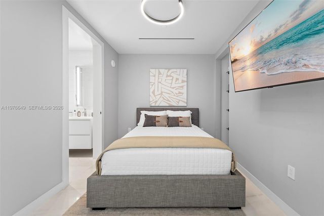 300 Biscayne Blvd Way 1605, Miami, FL 33131