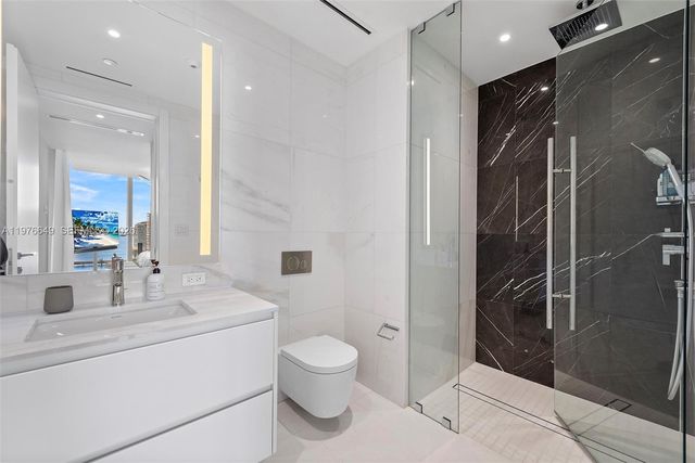 300 Biscayne Blvd Way 1605, Miami, FL 33131