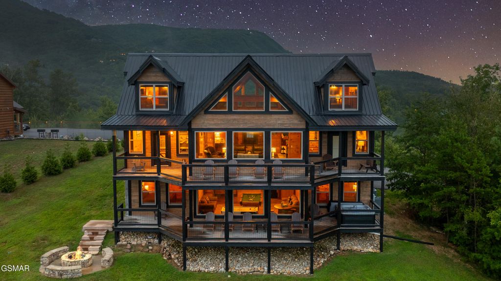 3142 Laughing Pine Lane, Sevierville, TN 37862