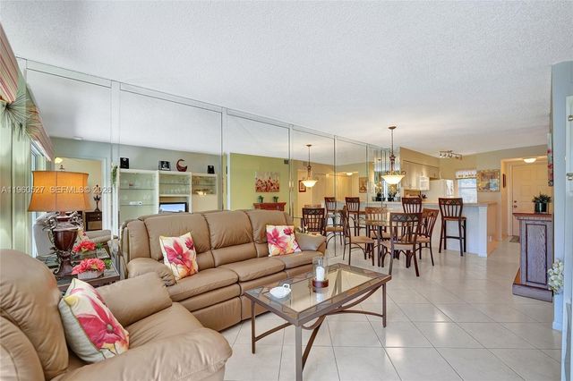2228 N Cypress Bend Drive 103, Pompano Beach, FL 33069