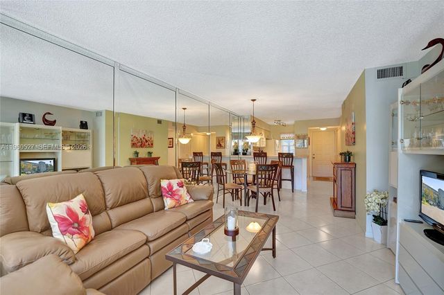 2228 N Cypress Bend Drive 103, Pompano Beach, FL 33069