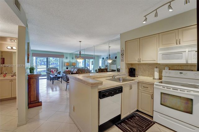 2228 N Cypress Bend Drive 103, Pompano Beach, FL 33069
