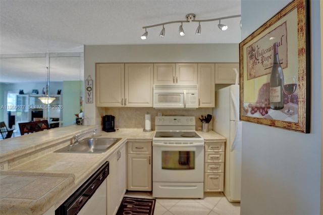 2228 N Cypress Bend Drive 103, Pompano Beach, FL 33069