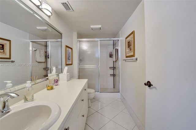 2228 N Cypress Bend Drive 103, Pompano Beach, FL 33069