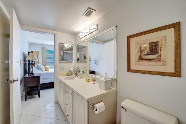 2228 N Cypress Bend Drive 103, Pompano Beach, FL 33069