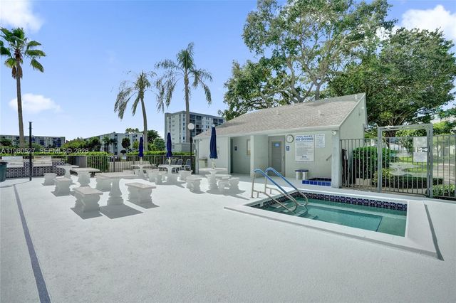 2228 N Cypress Bend Drive 103, Pompano Beach, FL 33069