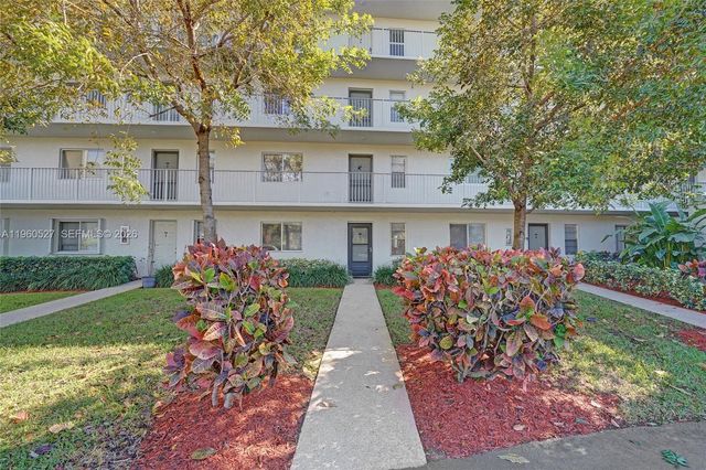 2228 N Cypress Bend Drive 103, Pompano Beach, FL 33069