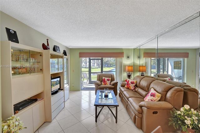 2228 N Cypress Bend Drive 103, Pompano Beach, FL 33069