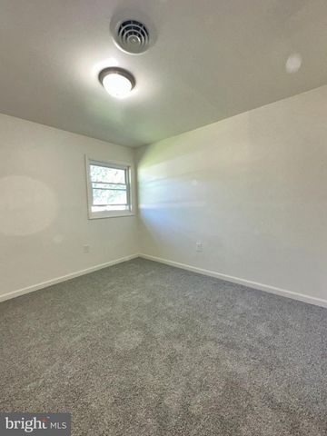 6 WASHINGTON PL, Dover, DE 19901