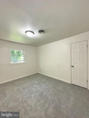 6 WASHINGTON PL, Dover, DE 19901