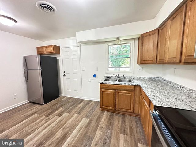 6 WASHINGTON PL, Dover, DE 19901