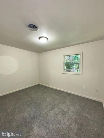 6 WASHINGTON PL, Dover, DE 19901