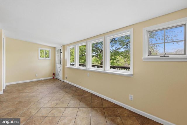 735 NEWPORTVILLE RD, Croydon, PA 19021